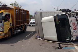 Laka 4 Kendaraan, Ini Kesaksian Sopir Truk Terguling di Jl Solo-Jogja