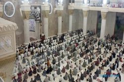 Tarawih Masjid Madaniyah Bukan 1 Juz, Bupati Yuli: Jamaah Bisa Brodol