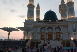 Asyik! Menara Masjid Agung Madaniyah Karanganyar Dibuka H+2 Lebaran