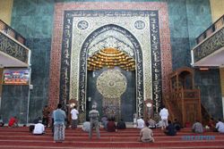 Ini Hlo yang Bikin Warga Betah Berlama-Lama di Masjid Al Aqsha Klaten