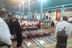 Keraton Solo Serahkan Zakat Fitrah ke Masjid Agung, Begini Prosesinya