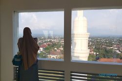 Spot Wisata Menara Pandang Masjid Agung Karanganyar Sudah Dibuka Lur!