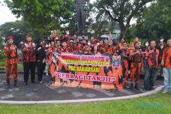 Pemuda Pancasila Banjarsari Solo Bagikan 1.000 Paket Takjil