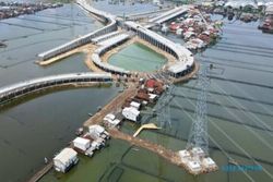 Rakit Bambu untuk Tol Laut Semarang