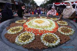 Semarak Festival Rujak Uleg Bangkitkan Ekonomi Warga Surabaya