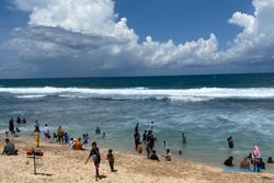 25.000 Orang Tumpah di Pantai Gunungkidul, Jalur Wisata Macet