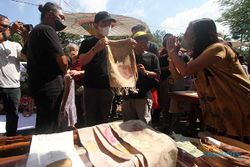 Kunjungi SAM ke-15, Gibran Borong Produk Kerajinan Pelaku Kreatif