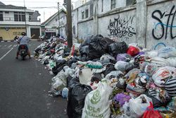 Dampak Penutupan TPST Piyungan, Sampah Menumpuk di Yogyakarta
