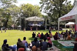 Ribuan Pengunjung Ramaikan Gebyar Bakdan di Taman Balekambang Solo