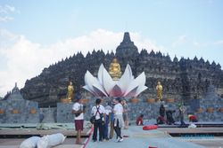 Perayaan Waisak Dongkrak Kunjungan Wisata di Candi Borobudur