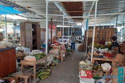 Pedagang Pasar Cuplik Sukoharjo Kini Jualan di Pasar Darurat