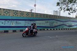 Flyover Manahan Solo Disasar Vandalisme, Ada Ucapan Ultah Segala