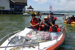 Pengunjung Serbu WGM Wonogiri, Naik Perahu Wisata Banyak Diminati