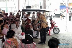 Ganjar Pranowo Ikuti Blusukan Jokowi di Solo, Terpisah Dari Rombongan