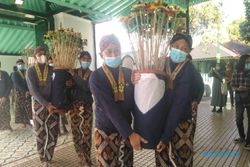 Idulfitri, Keraton Yogyakarta Bagikan Uba Rampe 2.700 Rengginang