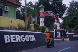 Angker! Rumah Warga di Kampung Bergota Semarang Dikelilingi Kuburan