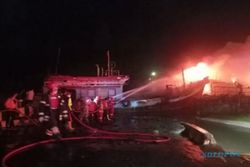Kebakaran Kapal Nelayan di Dermaga Batere Cilacap, 1 Orang Terluka
