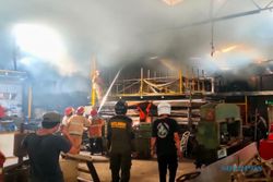 Gudang Mebel di Jogja Terbakar, 2 Jam Api Baru Berhasil Dipadamkan