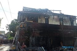 Kebakaran Bangunan di Kerten Solo, Seorang Ibu Hamil Dilarikan ke RS