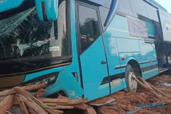 Bus Pariwisata dari Majalengka Kecelakaan di JJLS, 2 Orang Luka-Luka