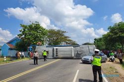Bus Sugeng Rahayu Terguling di Jalan Madiun-Caruban, 19 Orang Terluka