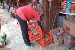 Minyak Goreng Curah di Pasar Tradisional Ludes Jelang Subsidi Dicabut