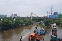 Dua Hari Pasca-Banjir Rob, Pelabuhan Tanjung Emas Masih Tergenang Air