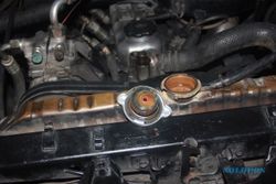 Cairan Radiator Keruh, Cari Penyebabnya untuk Hindari Mesin Overheat