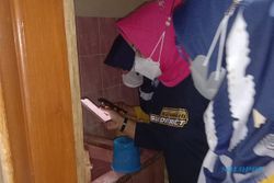 DBD Merebak, Kader Jumantik Kecamatan Sukoharjo Datangi Rumah Warga