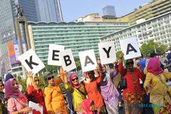 Aksi Perempuan Berkebaya di CFD Jakarta, Kampanyekan Kebaya Jadi WBTB