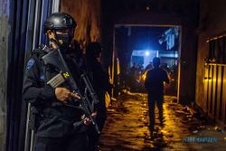 Polisi Temukan Bahan Peledak dan Senjata Api di Bandung
