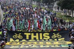 Aksi Greenpeace & Bike2Work Peringati Hari Lingkungan Hidup Sedunia