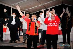 Jokowi Saksikan Slank dan Kla Project dalam Konser Kebangsaan di NTT