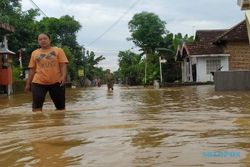 Selain Jalan, Banjir Juga Rendam Puluhan Rumah di Ponorogo