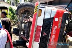 Terjepit Mobil Terguling, Anggota Damkar Aceh Barat Gugur dalam Tugas
