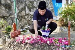 Kenang Syafii Maarif, Erick Thohir Ziarah ke Yogyakarta