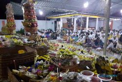 Perayaan Galungan, Pura Indra Prasta Solo Dipenuhi Umat Hindu Soloraya
