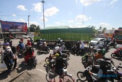 Kendaraan Berat Boleh Lewat Simpang Joglo Solo, Kecuali Pada Jam Ini