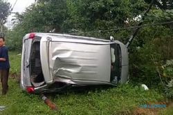 1 Orang Tewas dalam Kecelakaan Adu Banteng Motor & Mobil di Ponorogo