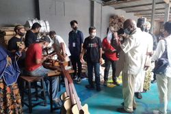 3 Dubes Anggota G20 Kunjungi 3 Desa di Sukoharjo, Dapat Suvenir Gitar