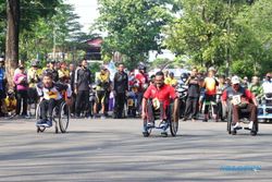 Seru! Polri, TNI, dan Warga Disabilitas Olahraga Bareng di Sukoharjo