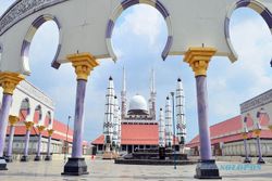 Perpaduan 3 Arsitektur di Masjid Terbesar Jawa Tengah