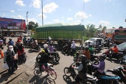 Simpang Joglo Solo Ditutup, Sopir Truk Mumet Biaya Operasional Bengkak