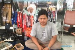Tukang Reparasi Tas di Asrama Haji Boyolali, Sehari Bisa Raup Rp1 Juta