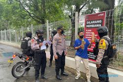 Nekat Bawa Miras Ke Stadion Manahan Solo, Suporter Ditangkap Polisi