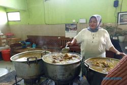 Langganan Pejabat, Ini Menu Terfavorit di Tengkleng Mbak Diah Sukoharjo