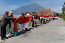 Cinta NKRI! Warga Selo Boyolali Jaga Tradisi Cuci Bendera Merah Putih