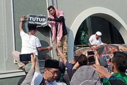 GPK Jateng Segel Gerai Holywings di Kota Lama Semarang