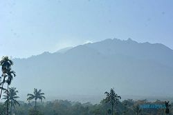 Gunung Raung Erupsi, Hujan Abu Landa Wilayah Jember dan Bondowoso