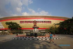 Pembukaan APG 2022 di Stadion Manahan, Gibran Pastikan Rumput Aman